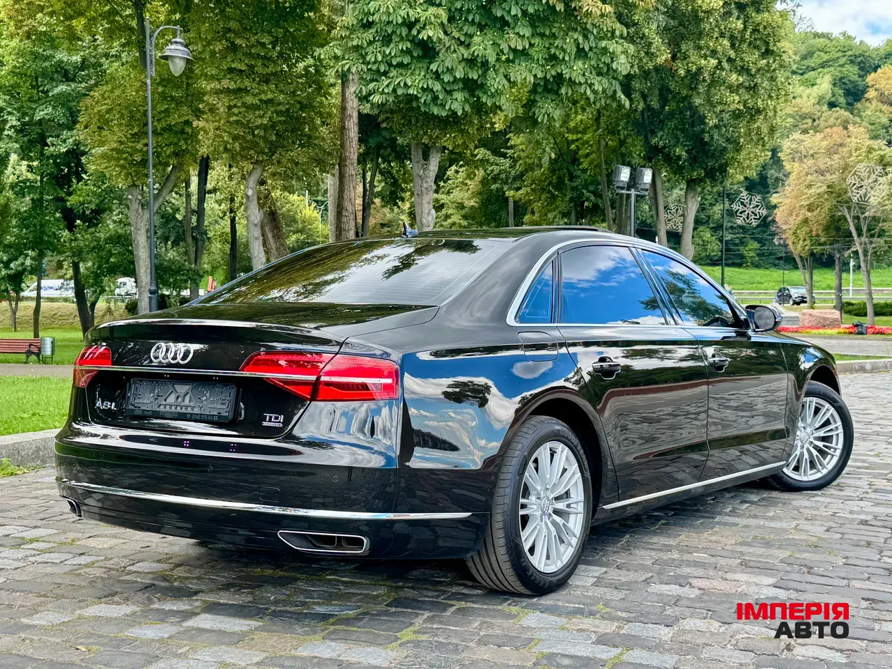 Audi A8 - фото 5