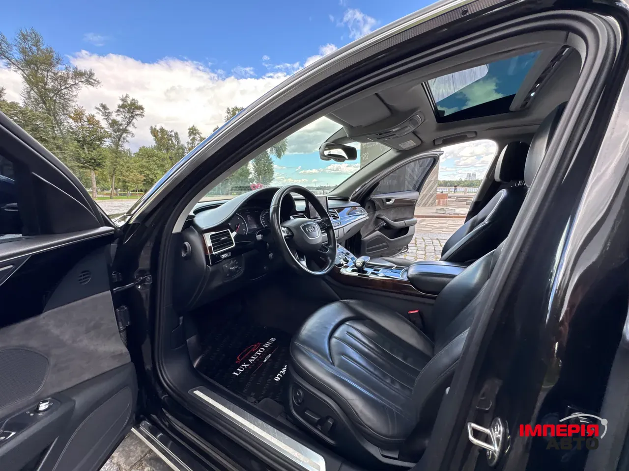 Audi A8 - фото 18