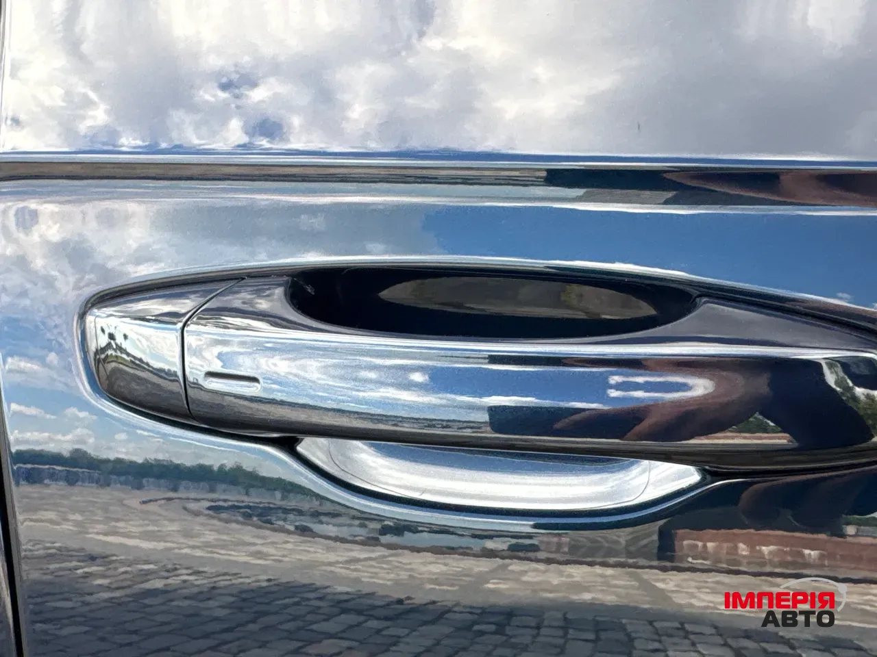 Volkswagen Touareg - фото 4