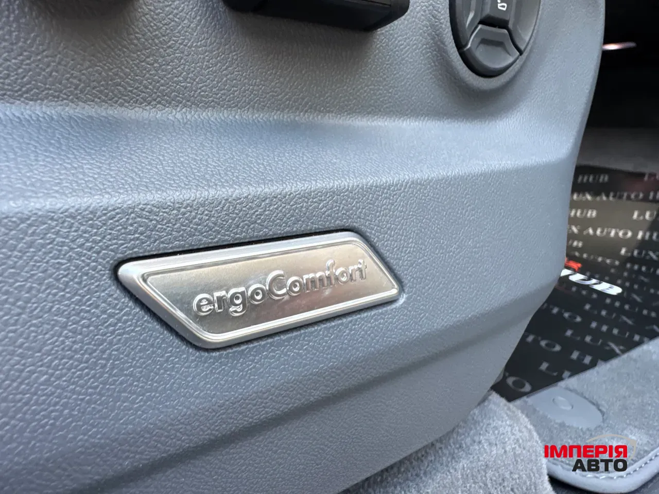 Volkswagen Touareg - фото 16