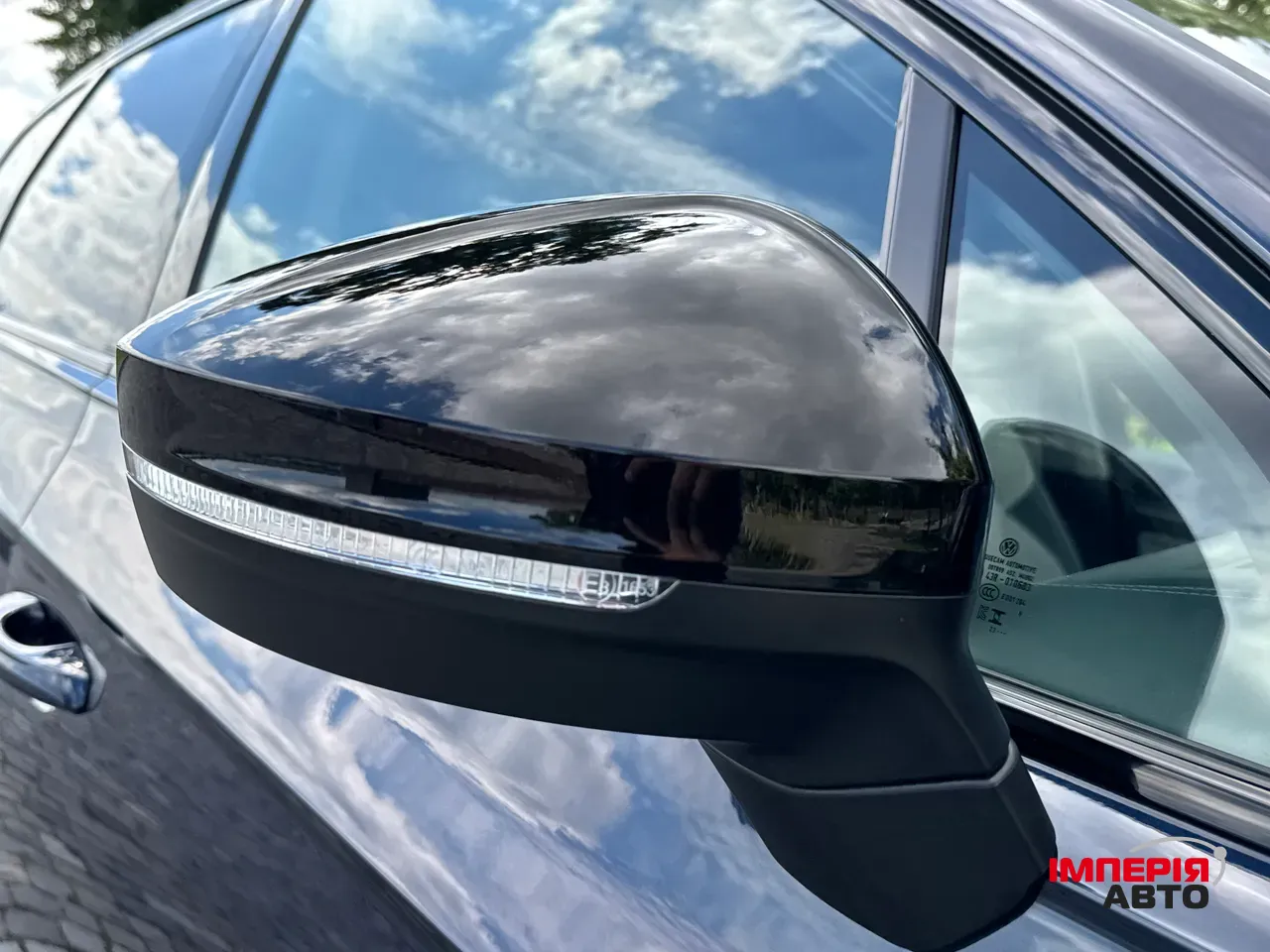 Volkswagen Touareg - фото 7