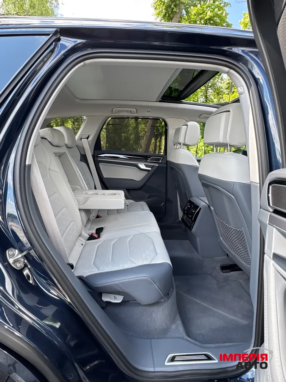 Volkswagen Touareg - фото 10