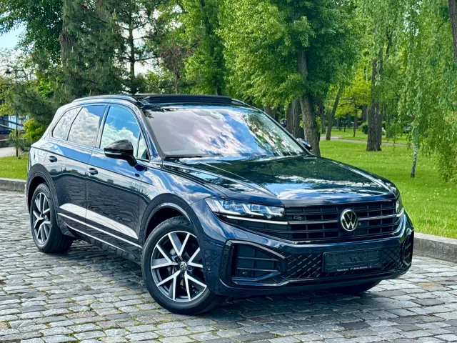 Volkswagen Touareg - фото 1