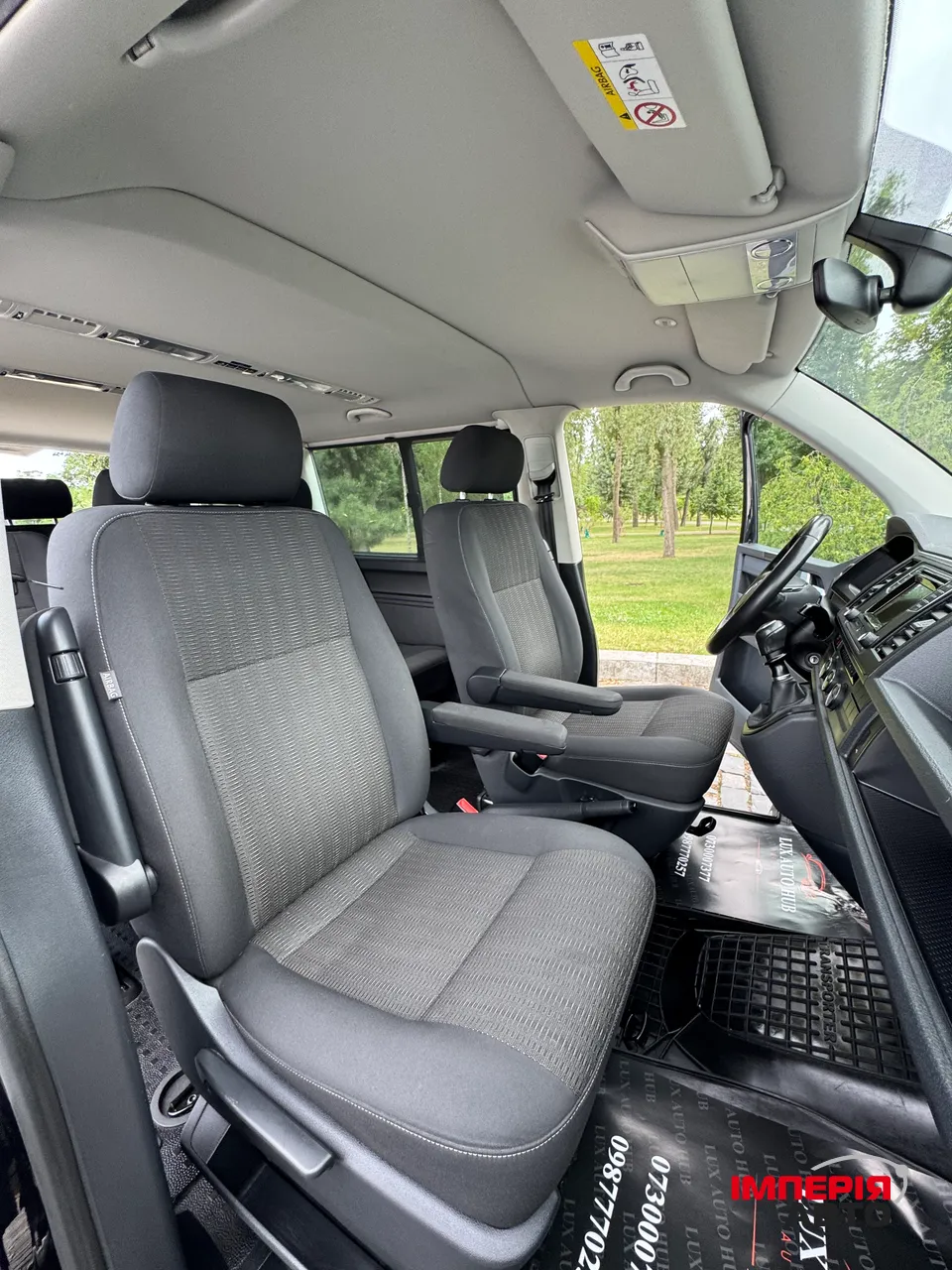 Volkswagen Caravelle - фото 12