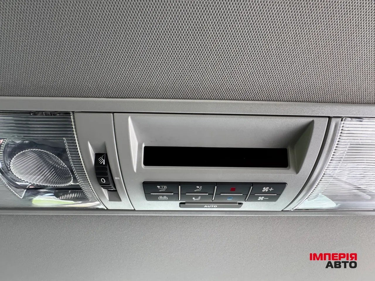 Volkswagen Caravelle - фото 14