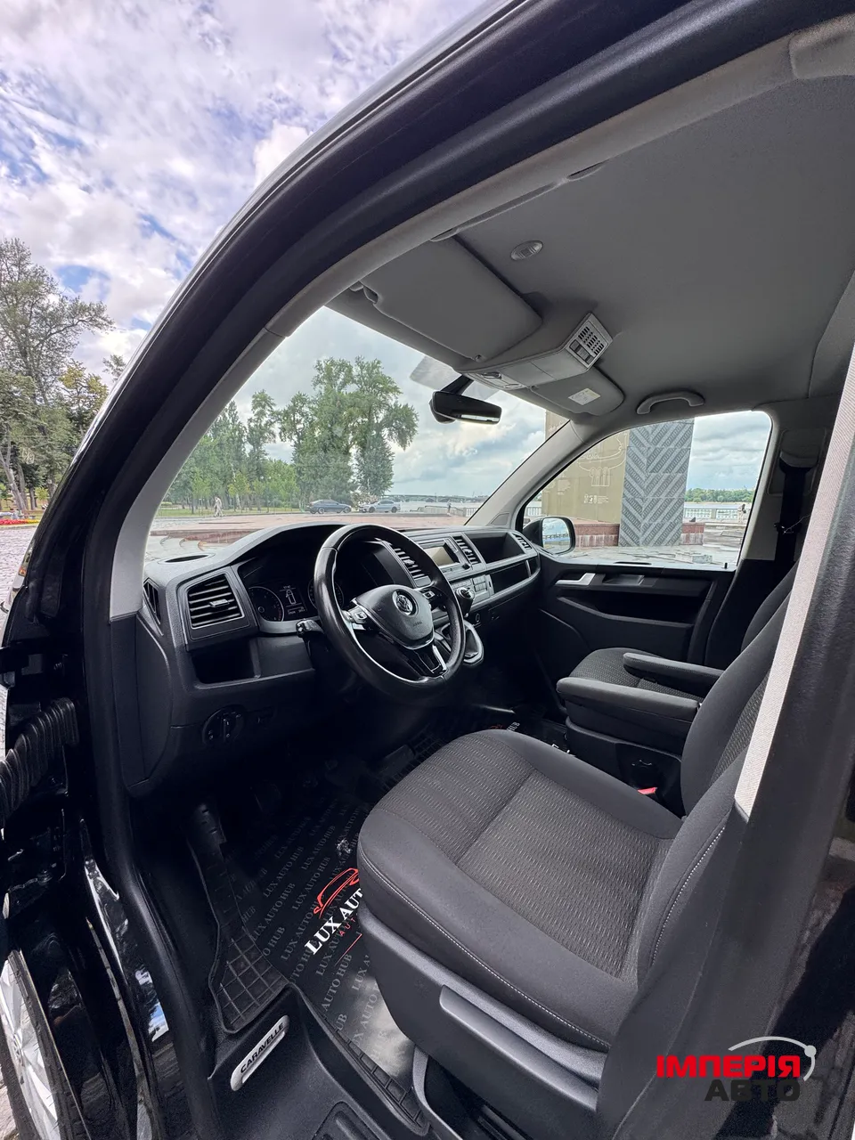 Volkswagen Caravelle - фото 18