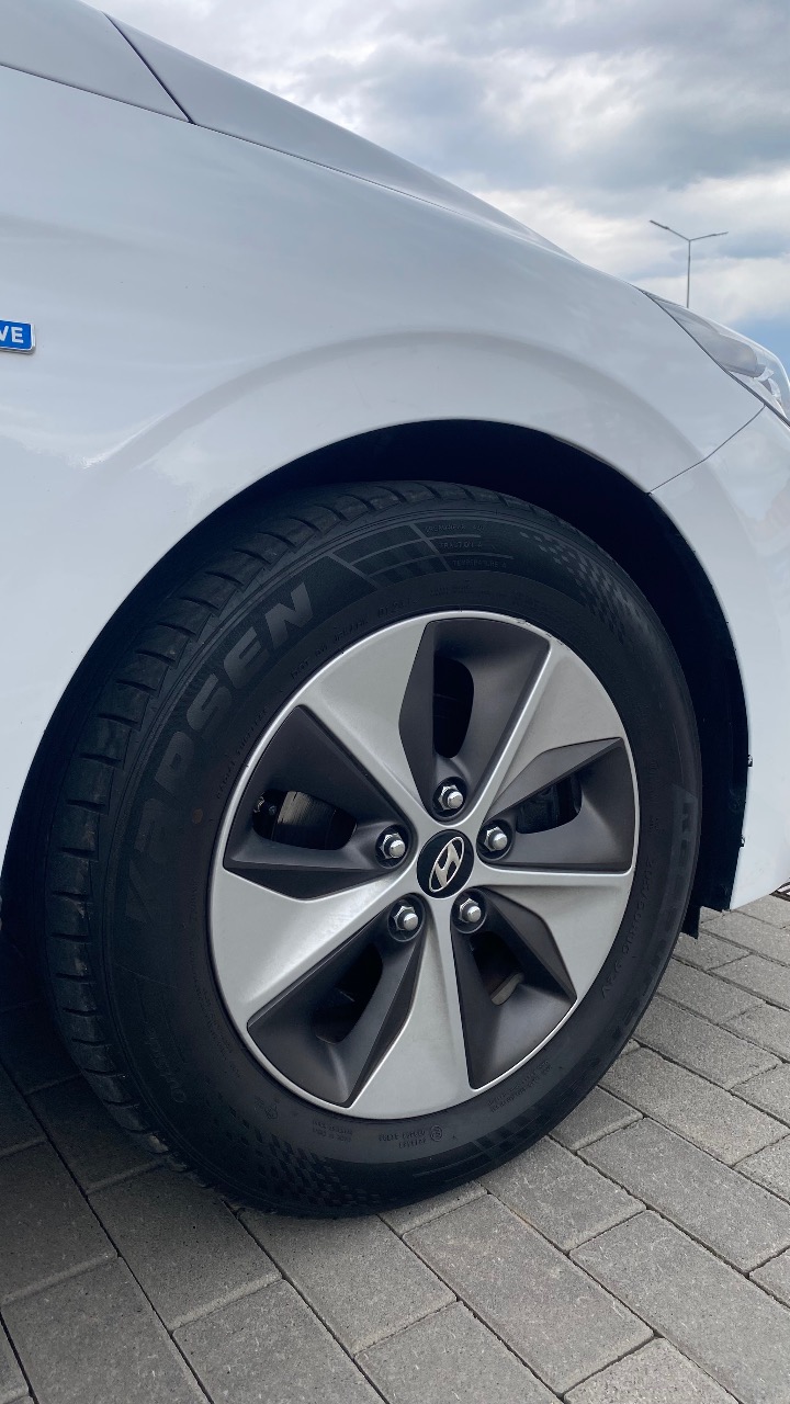 Hyundai IONIQ - фото 13