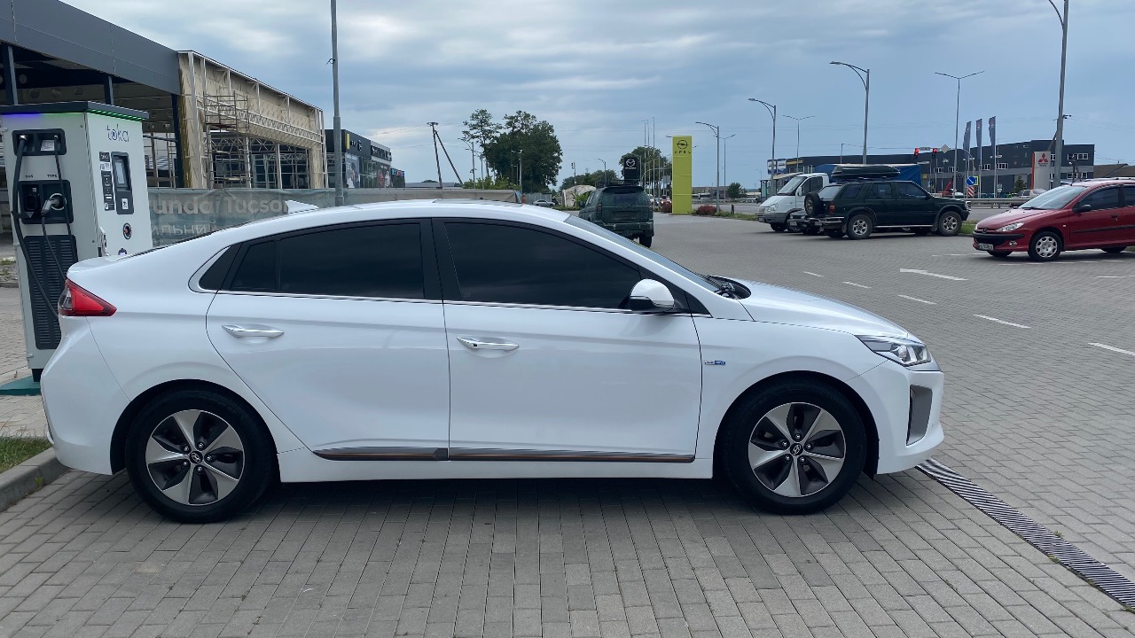 Hyundai IONIQ - фото 10