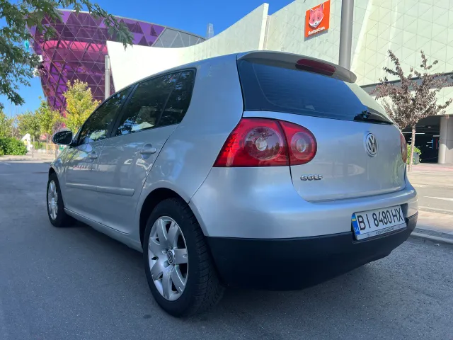 Volkswagen Golf - фото 4