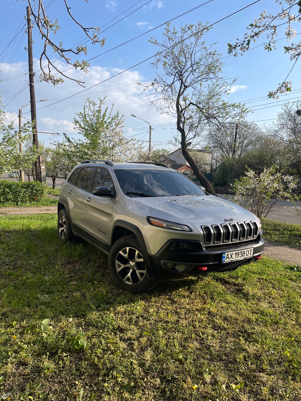 Jeep Cherokee - фото 2