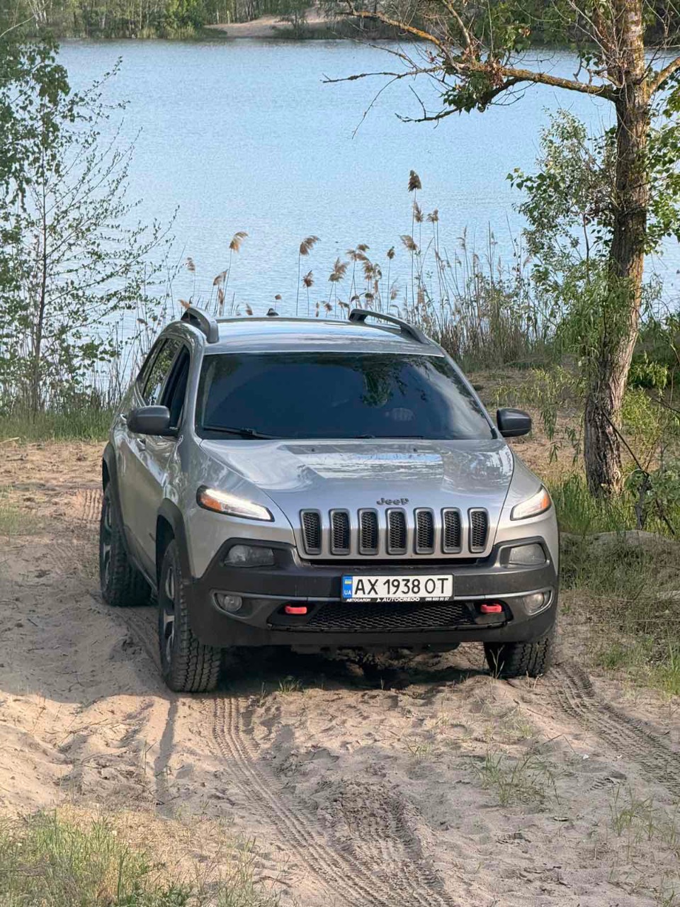 Jeep Cherokee - фото 1