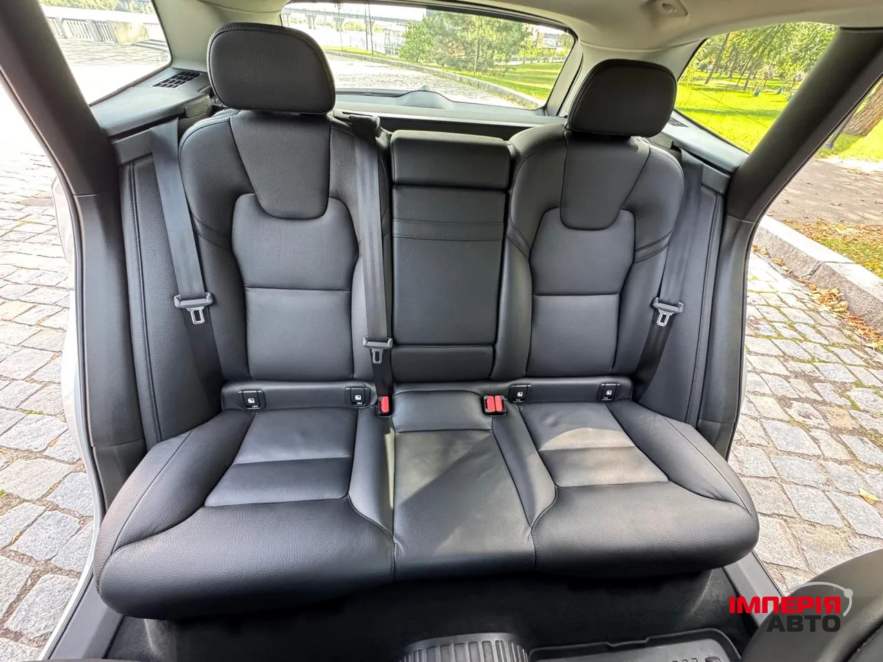 Volvo XC60 - фото 7