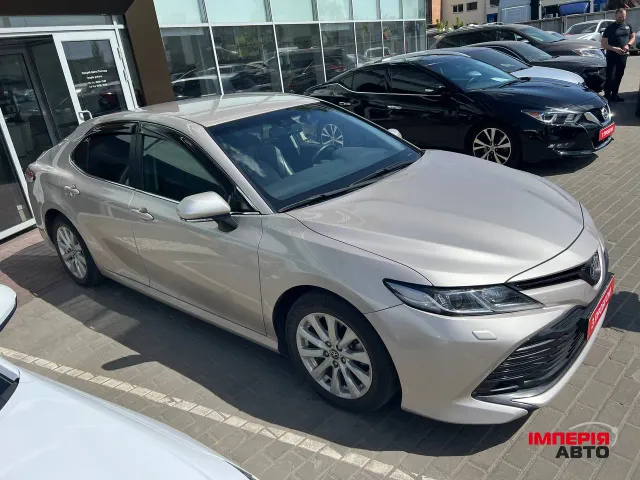 Toyota Camry - фото 4