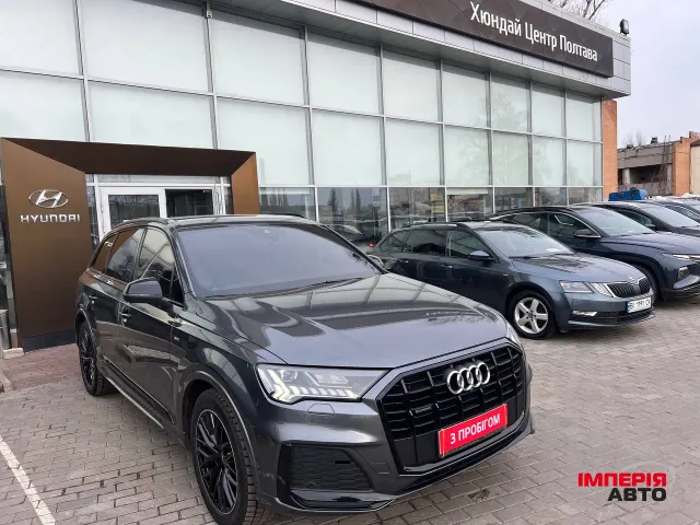 Audi Q7 - фото 2