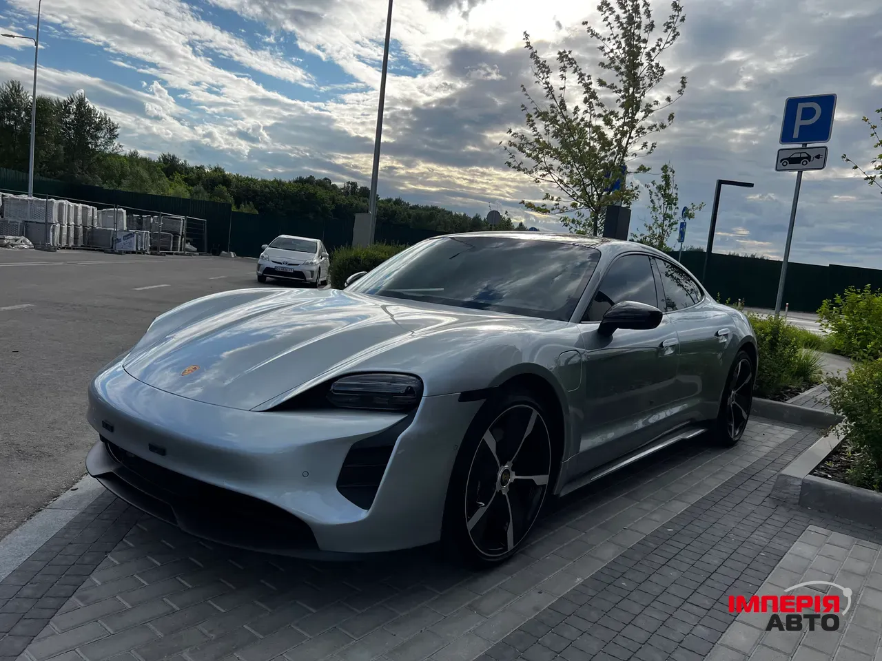 Porsche Taycan - фото 5