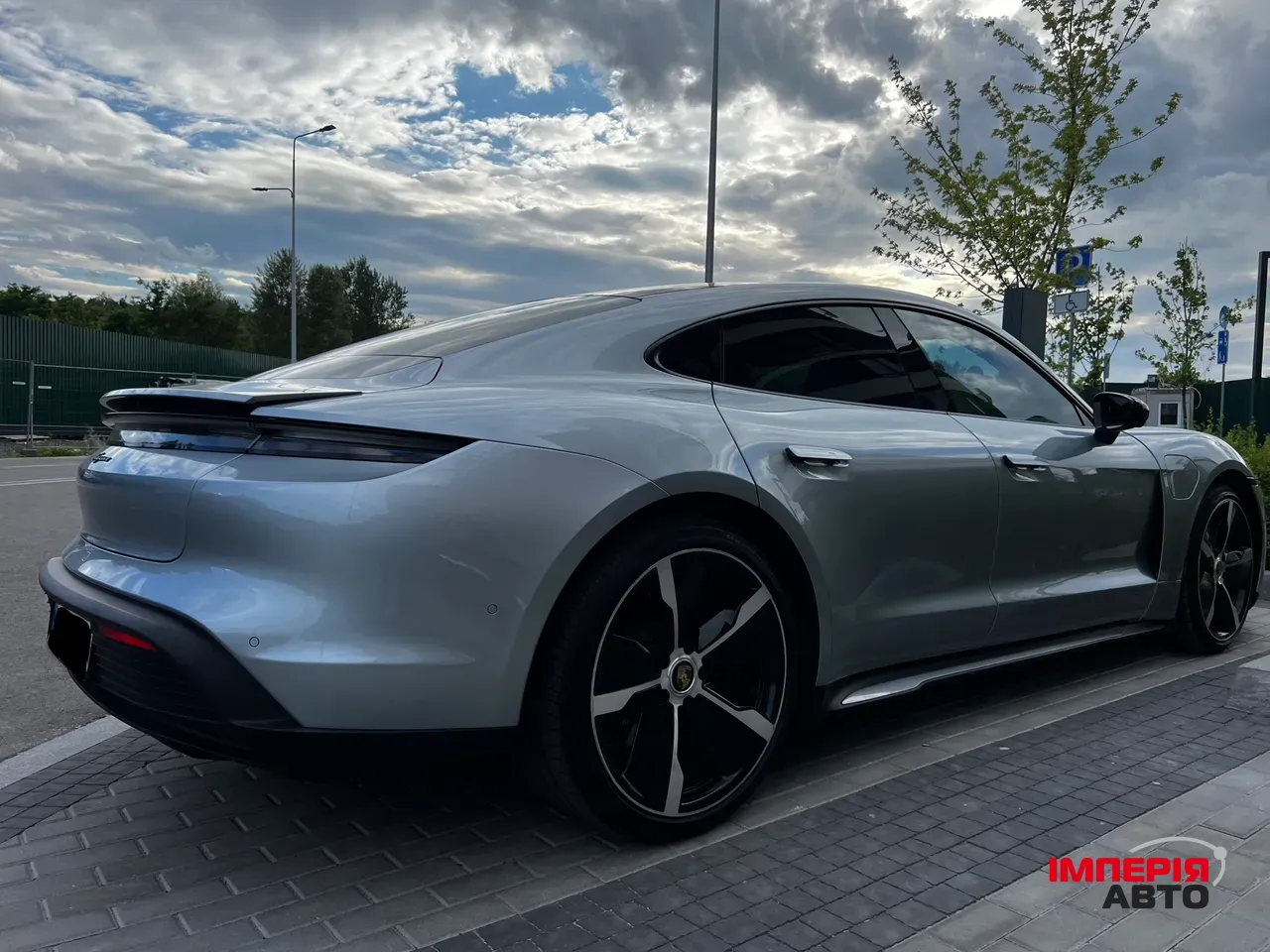 Porsche Taycan - фото 9