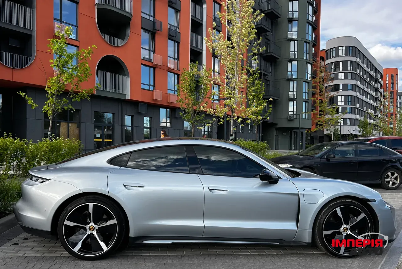 Porsche Taycan - фото 7