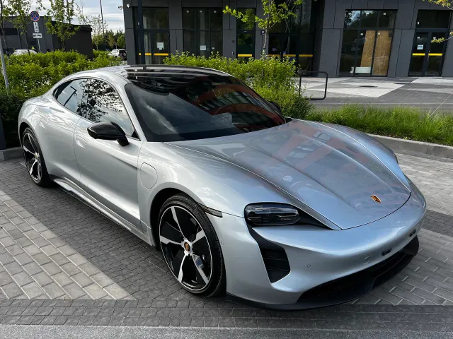 Porsche Taycan - фото 3
