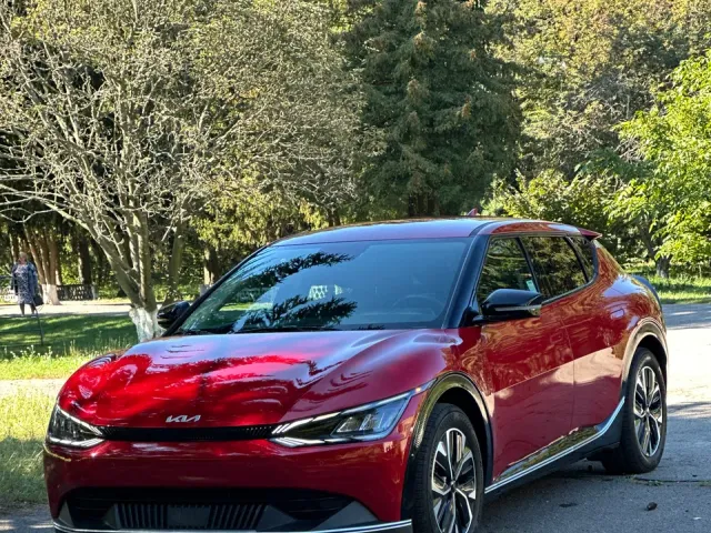 Kia EV6 - фото 1