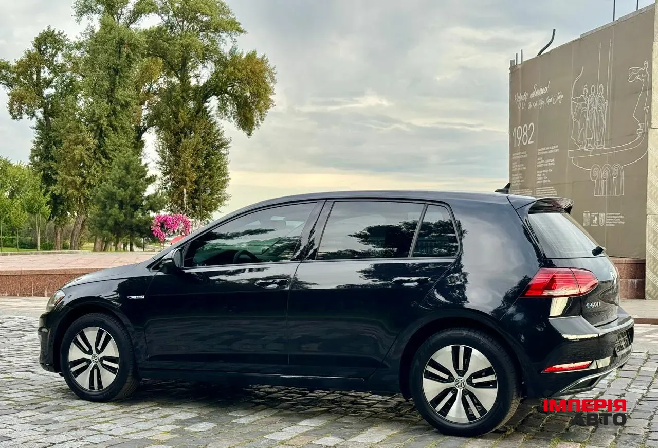 Volkswagen Golf - фото 20