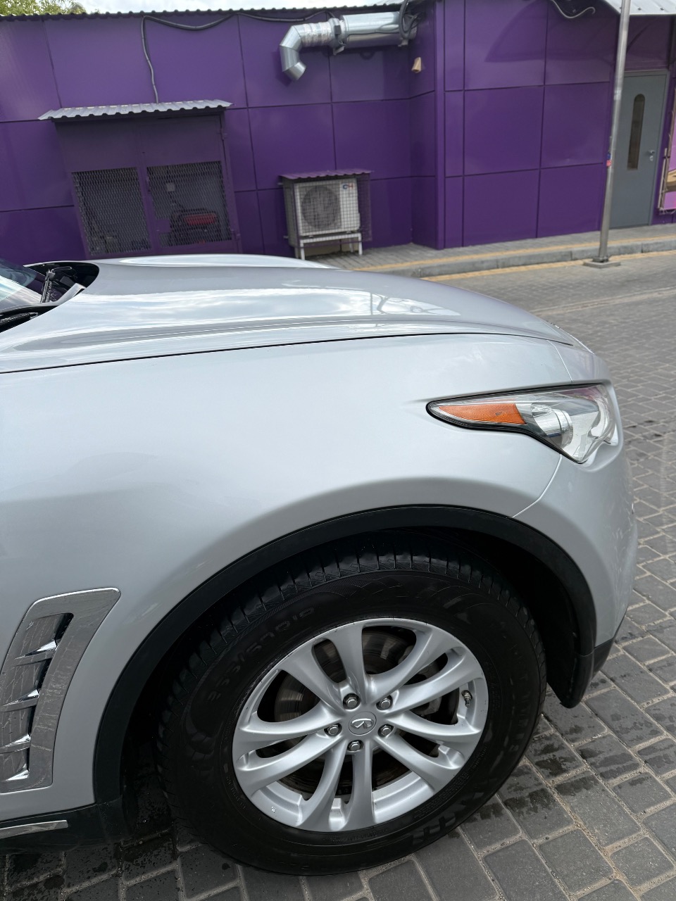 Infiniti QX70 - фото 6