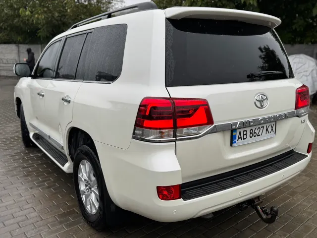 Toyota Land Cruiser - фото 1