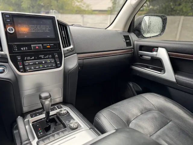 Toyota Land Cruiser - фото 2