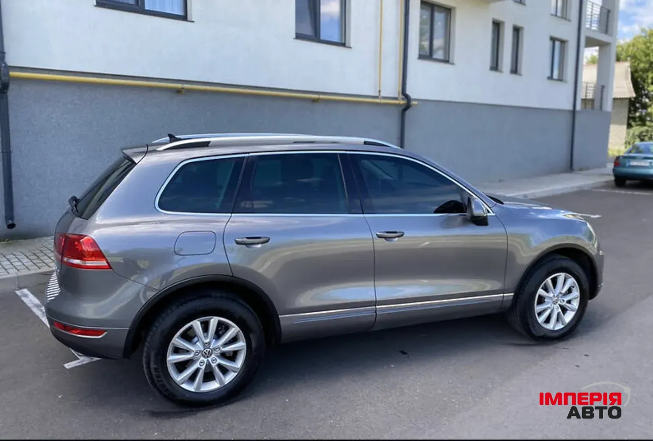 Volkswagen Touareg - фото 12