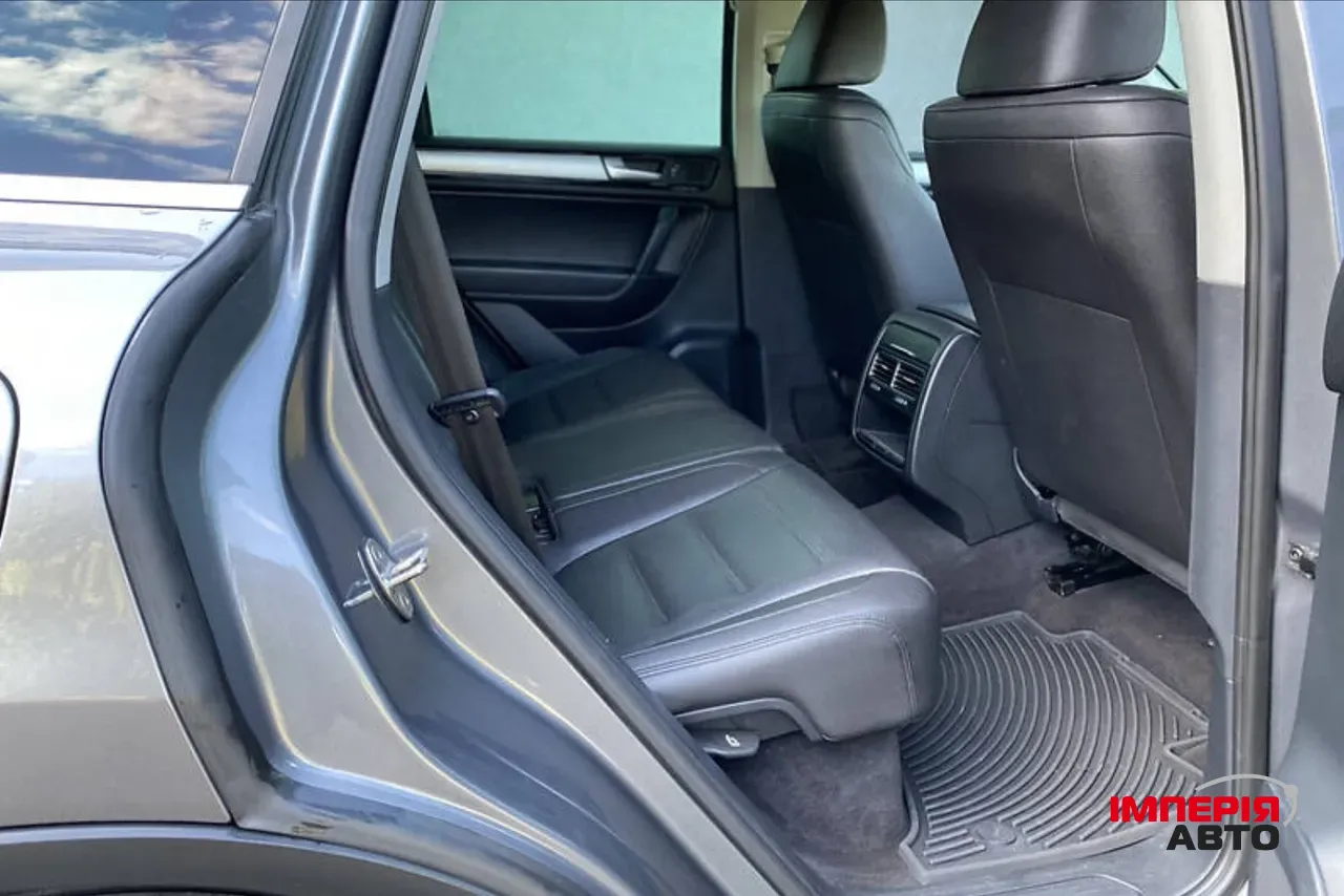 Volkswagen Touareg - фото 32