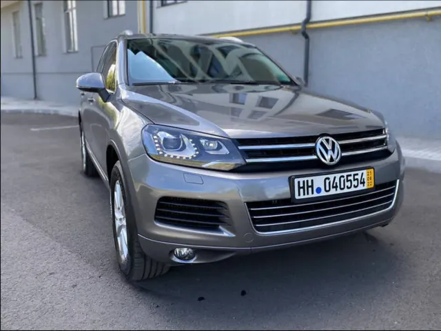Volkswagen Touareg - фото 1
