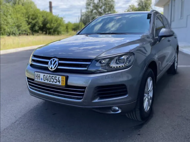 Volkswagen Touareg - фото 2