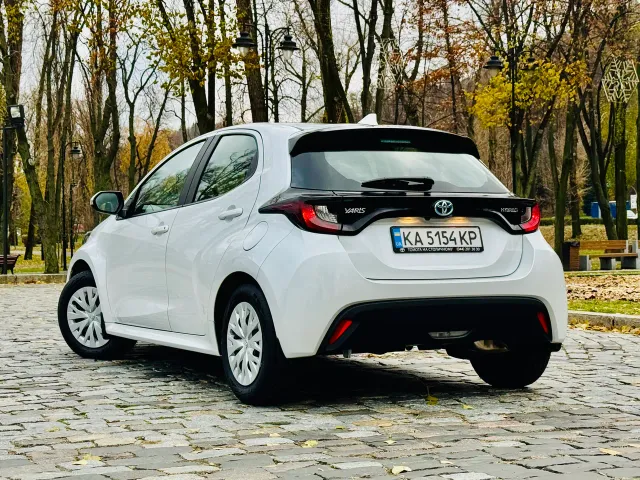 Toyota Yaris - фото 3