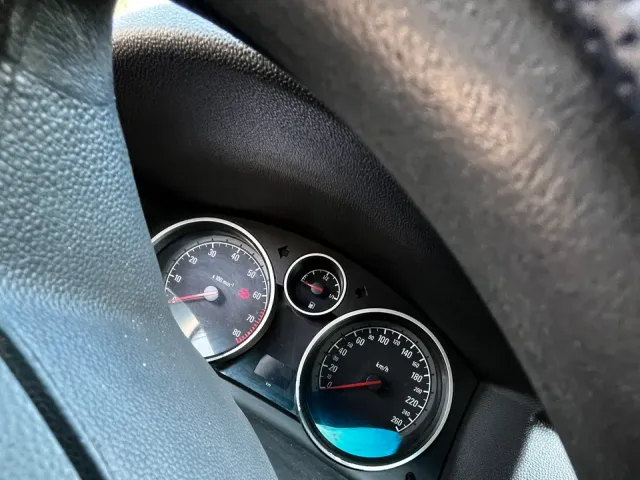 Opel Astra - фото 3
