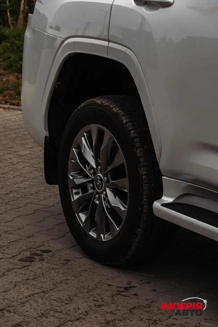 Toyota Land Cruiser - фото 7