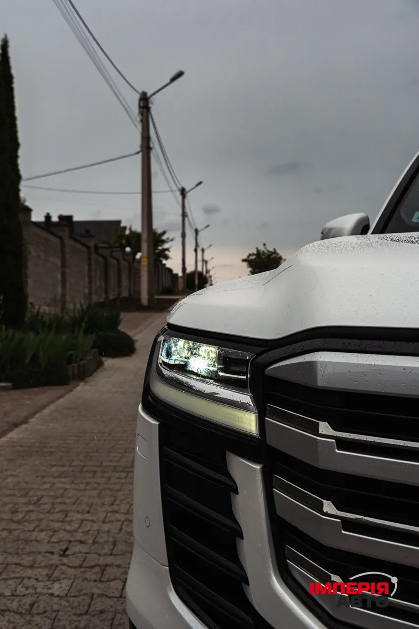 Toyota Land Cruiser - фото 2