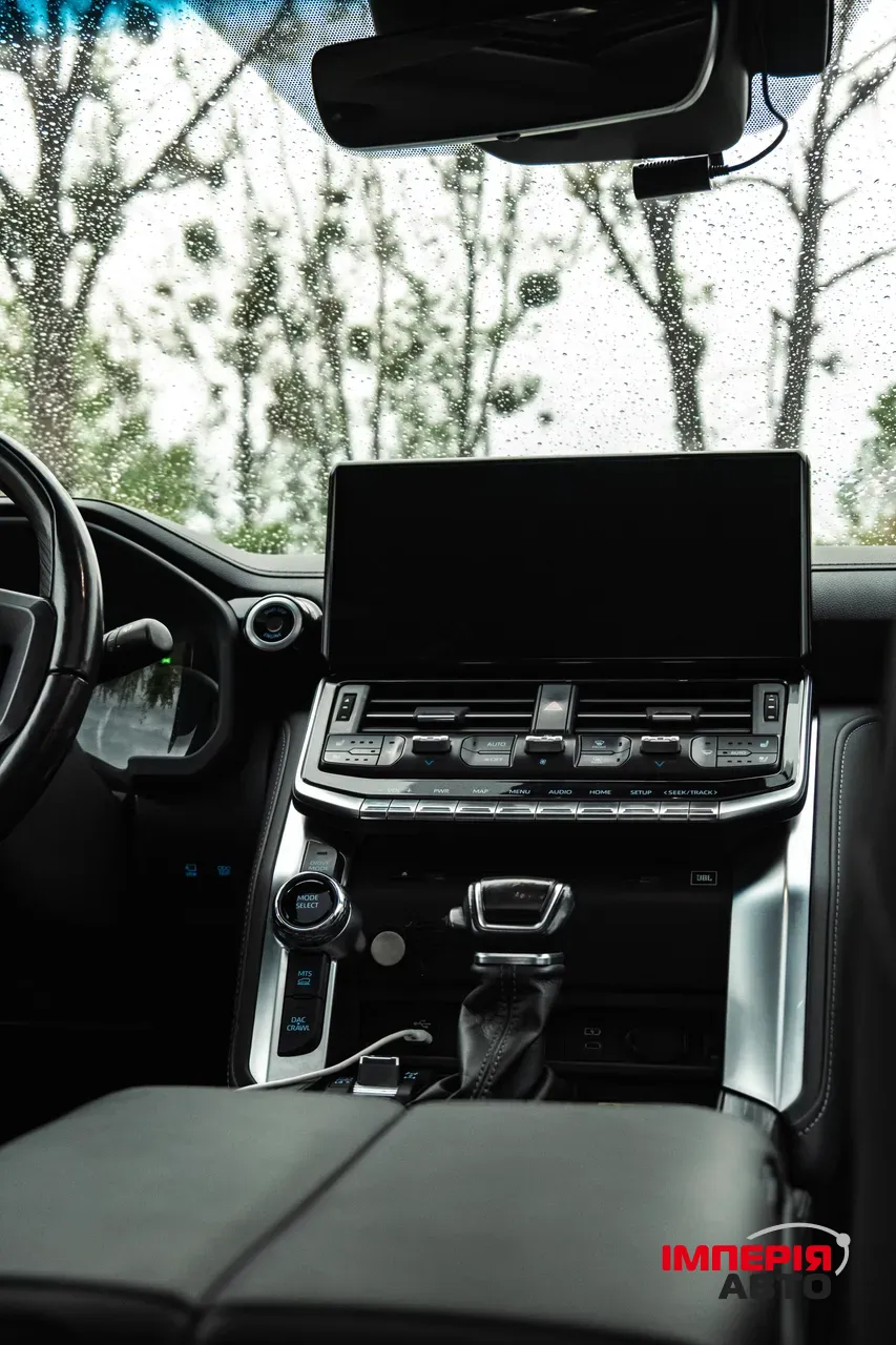 Toyota Land Cruiser - фото 10