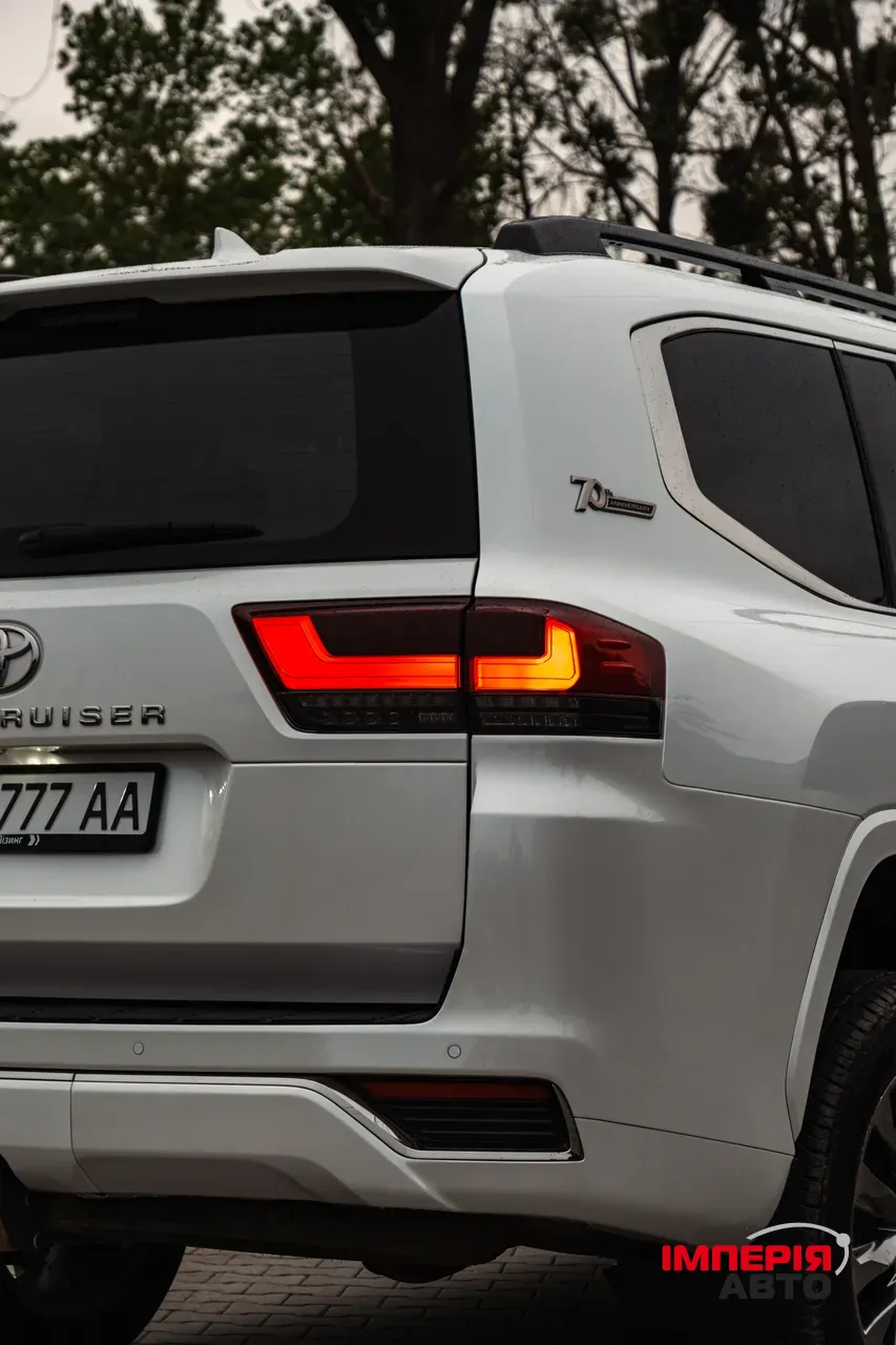 Toyota Land Cruiser - фото 8
