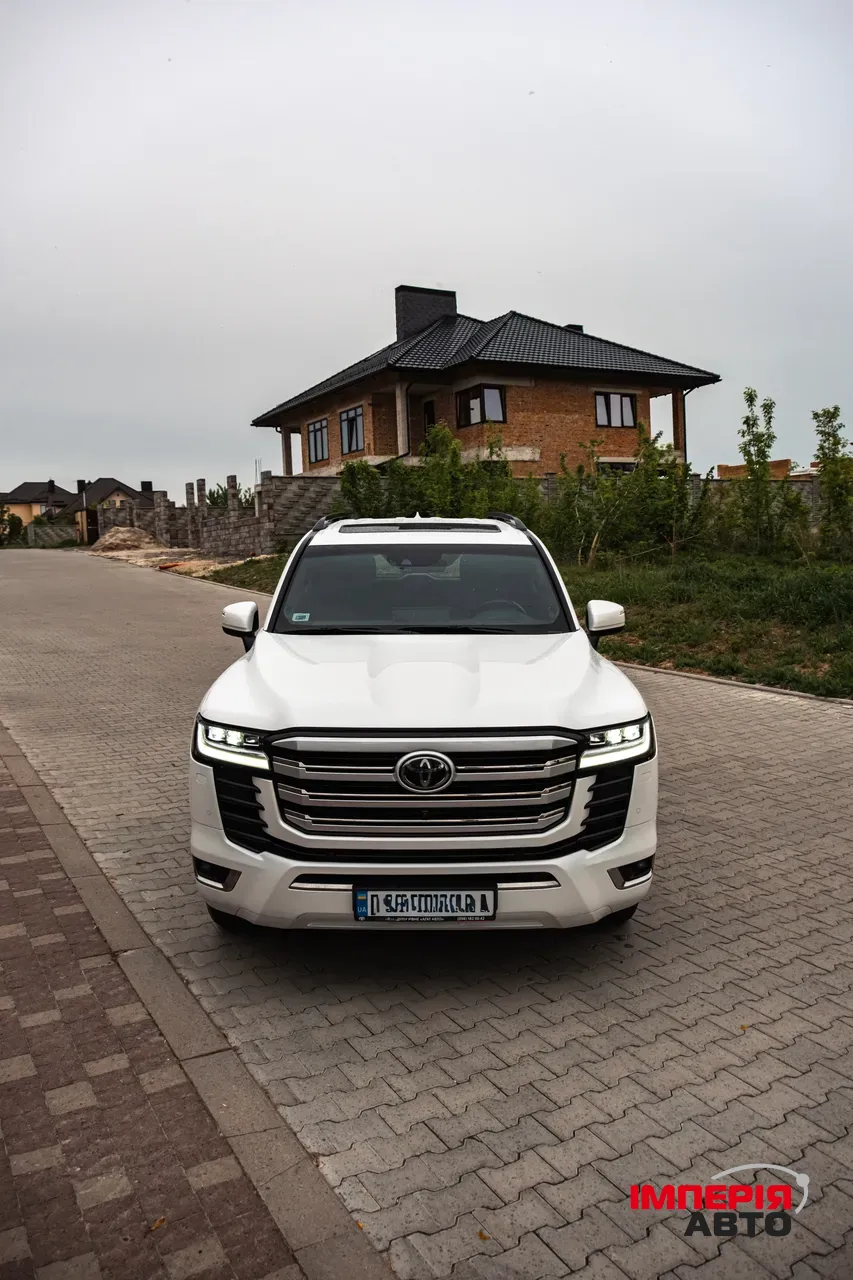 Toyota Land Cruiser - фото 1