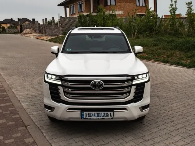 Toyota Land Cruiser - фото 1