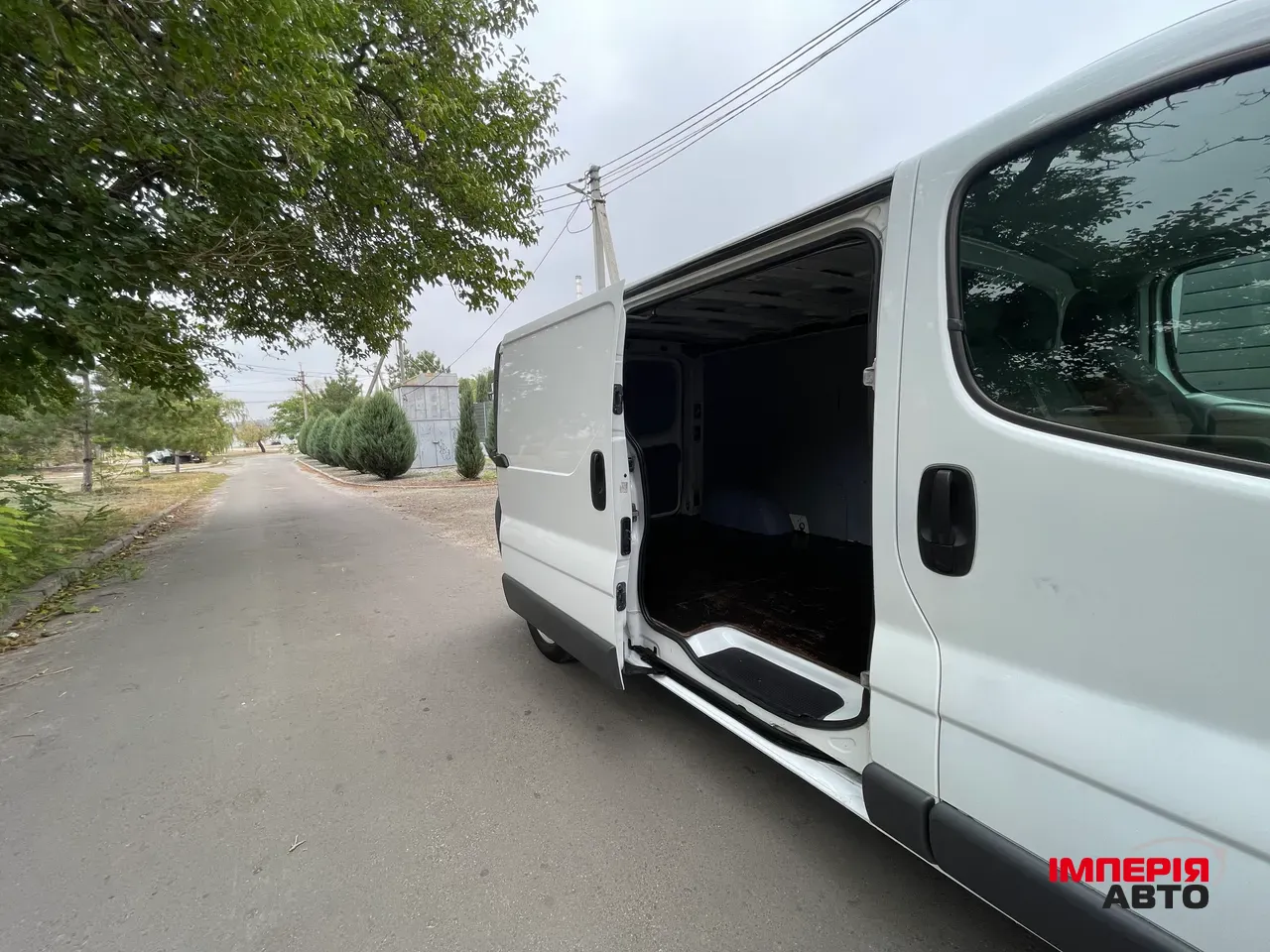 Renault Trafic - фото 9