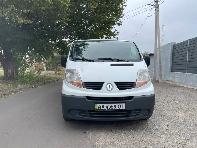 Renault Trafic - фото 2