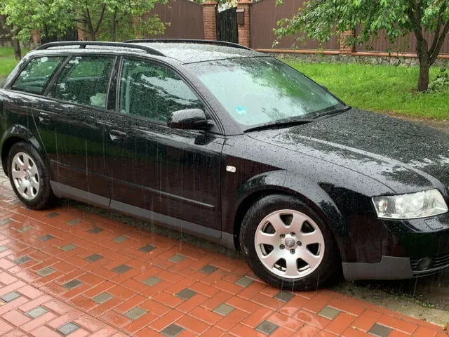 Audi A4 - фото 1