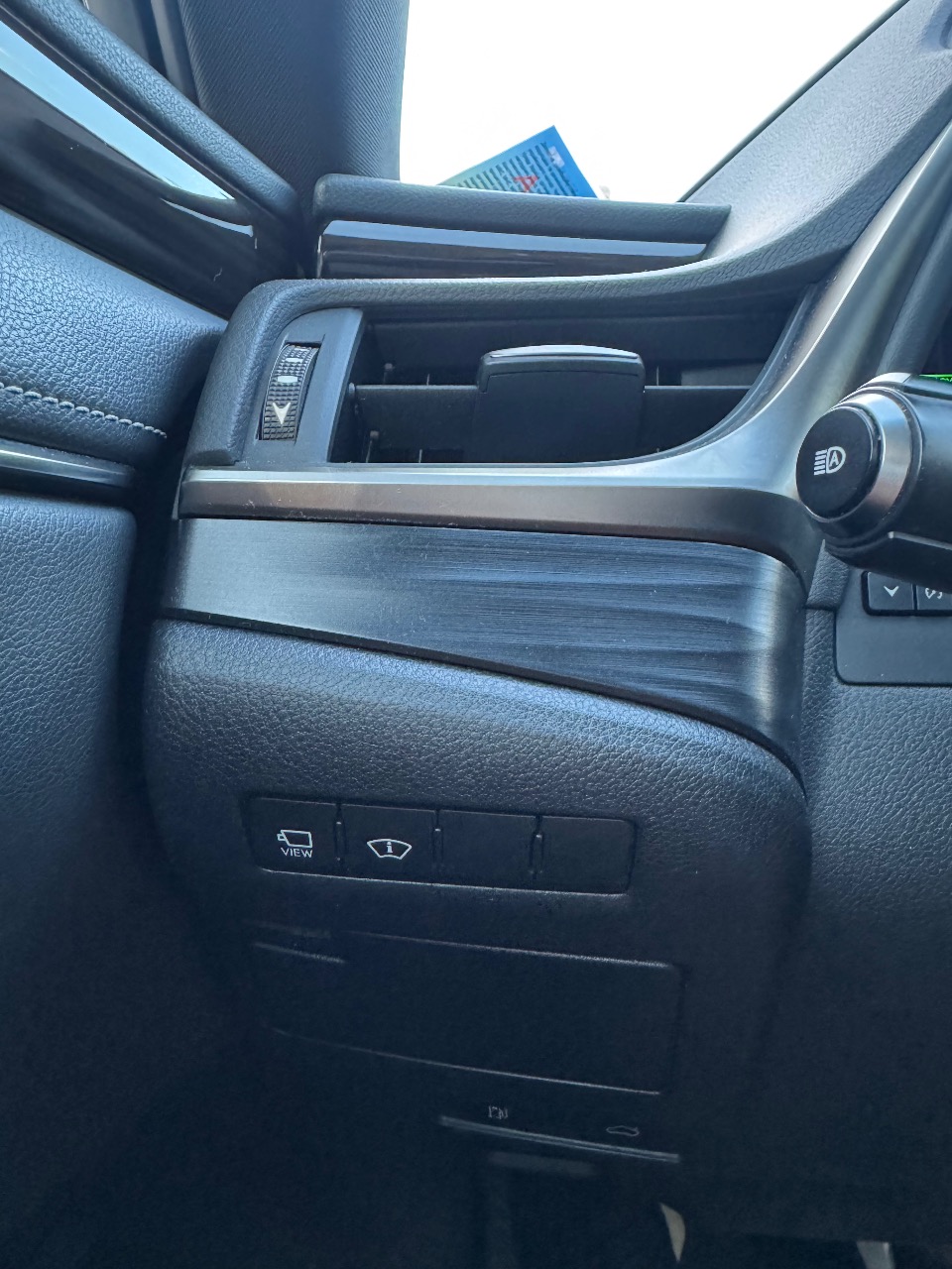 Lexus ES - фото 11