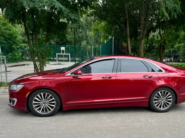 Lincoln MKZ - фото 3