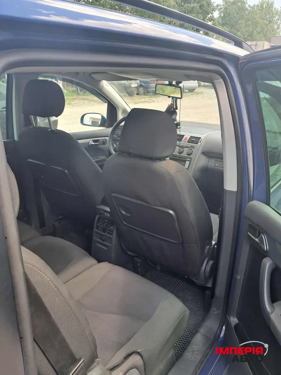 Volkswagen Touran - фото 5