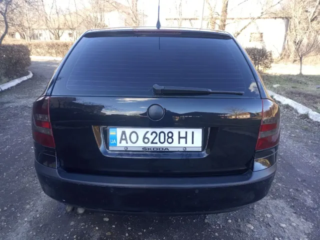 Skoda Octavia - фото 3