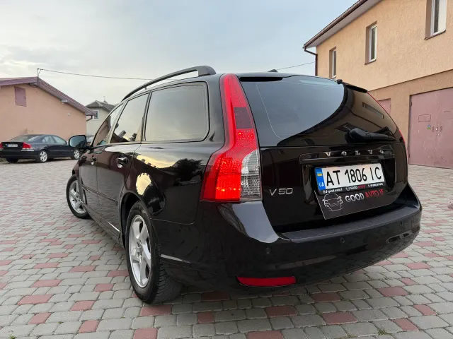 Volvo V50 - фото 2