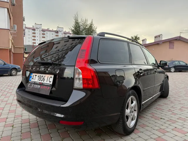 Volvo V50 - фото 3