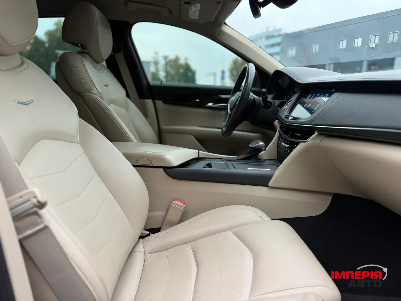 Cadillac CT6 - фото 15