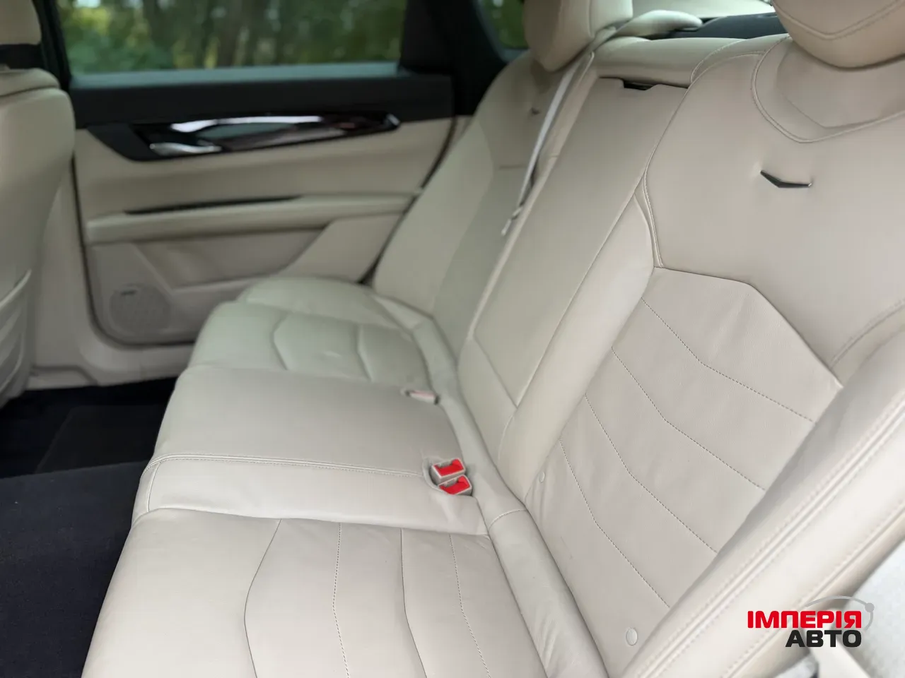 Cadillac CT6 - фото 21